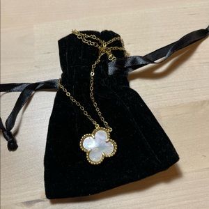 Pearl Alhambra necklace